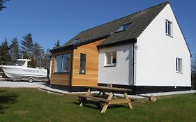 Breakish Escape B&B-Near Broadford